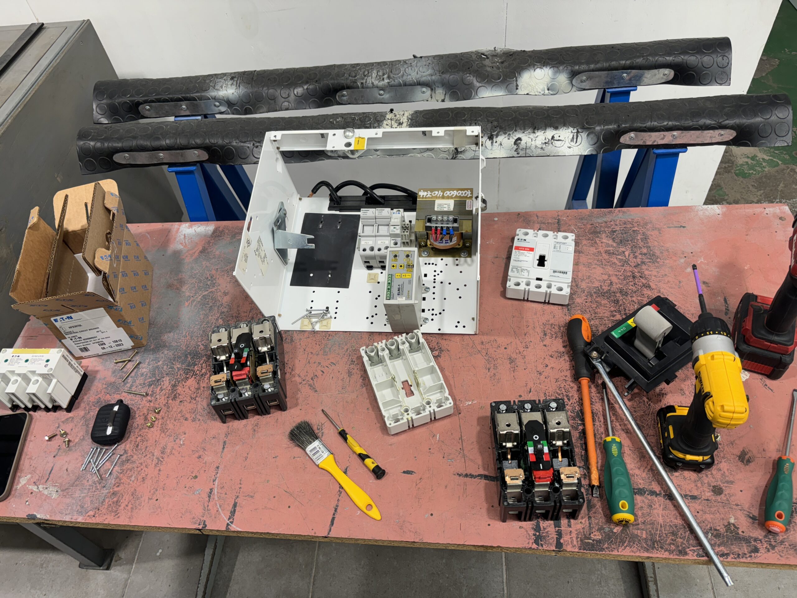 Mantencion y reparacion equipos electricos